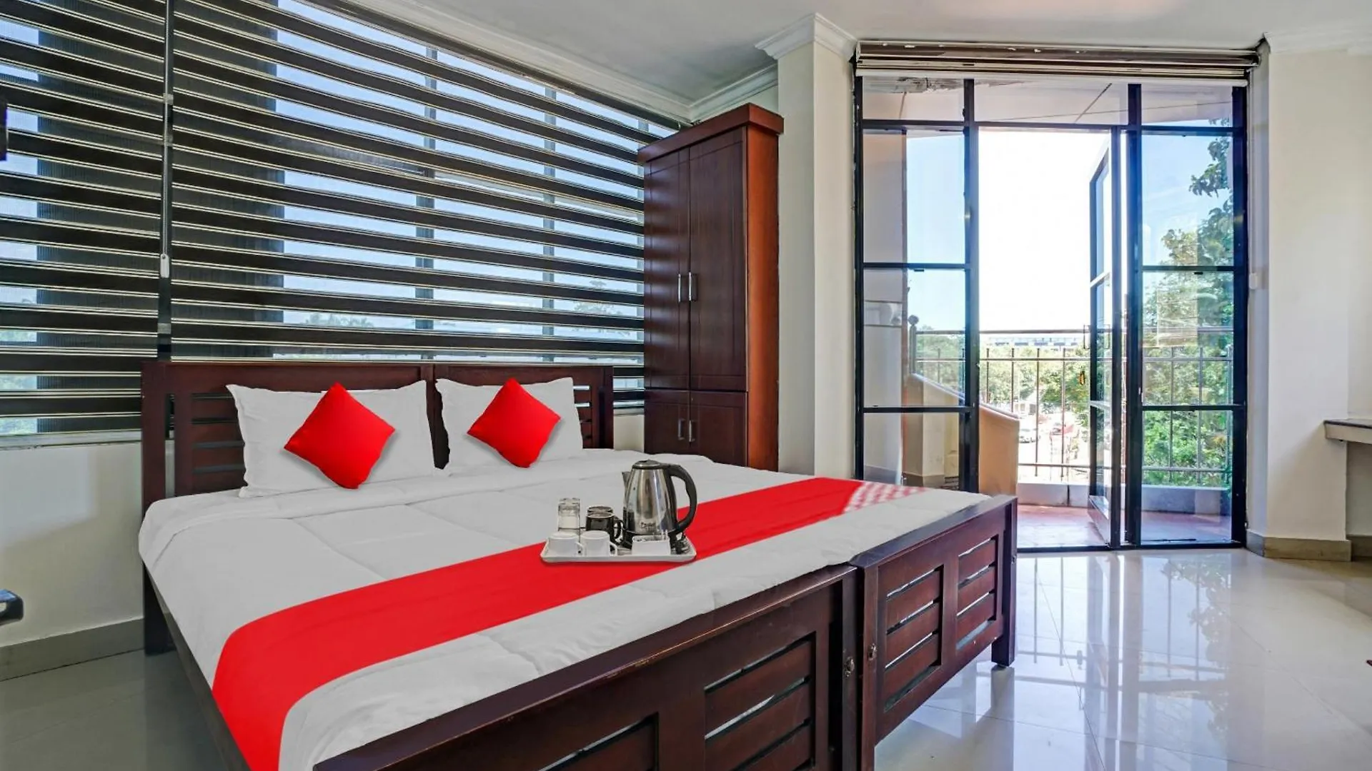 ***  Hotel O Mezban Grand Suites Kochi India
