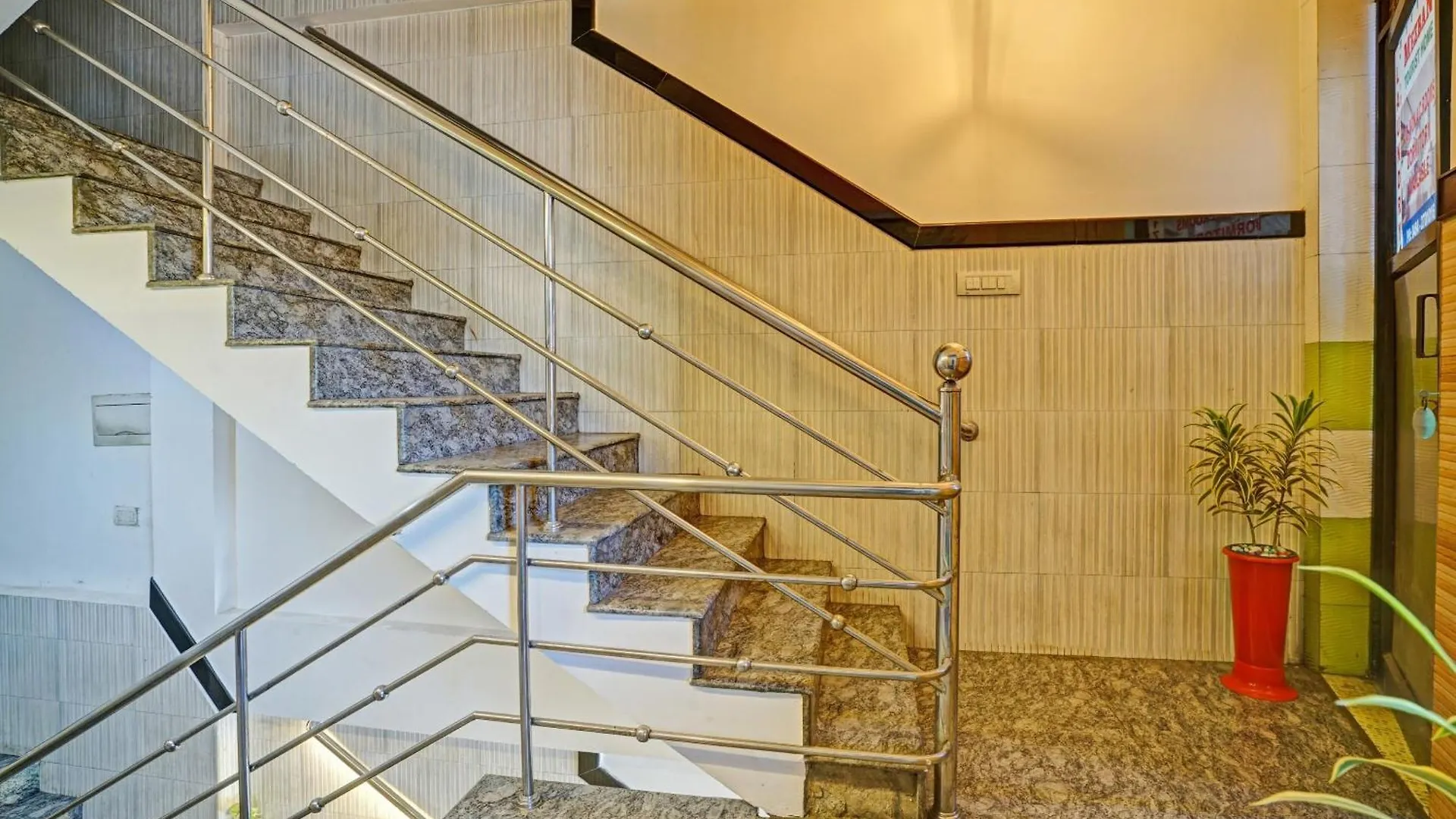 Hotel O Mezban Grand Suites Kochi