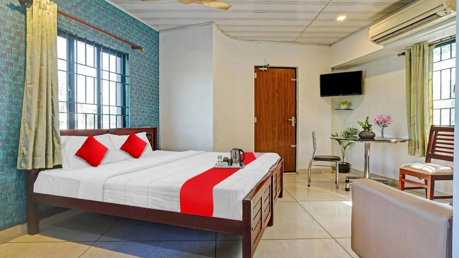 Hotel O Mezban Grand Suites Kochi